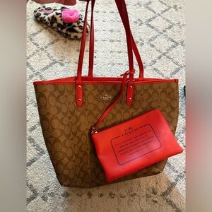Coach Reversible City Tote F36658 + Matching Wristlet